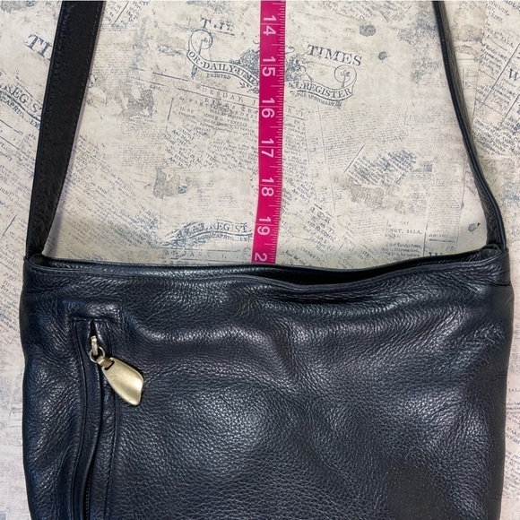 Libaire Made in U.S.A. vintage leather shoulder/crossbody bag - Picture 13 of 14